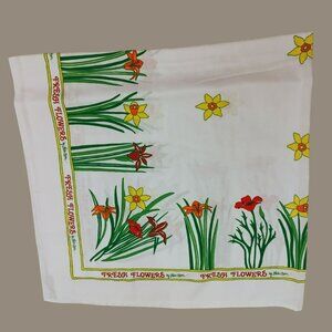 Stella Olsen TASTEMAKER by Stevens Tablecloth 1978 Fresh Flowers 52" Square